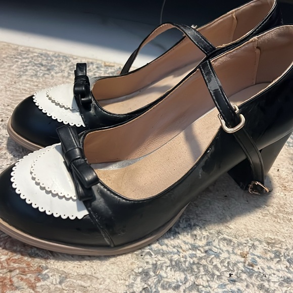 Mary Jane’s - Picture 2 of 2